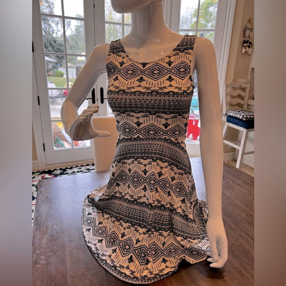DIVIDED H&M Aztec bohemian dress